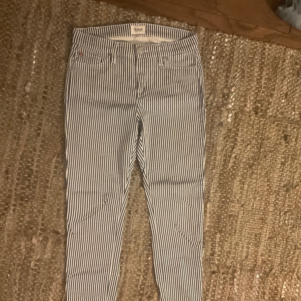 Hudson pinstripe cropped jeans size 26.  NEVER WORN!!